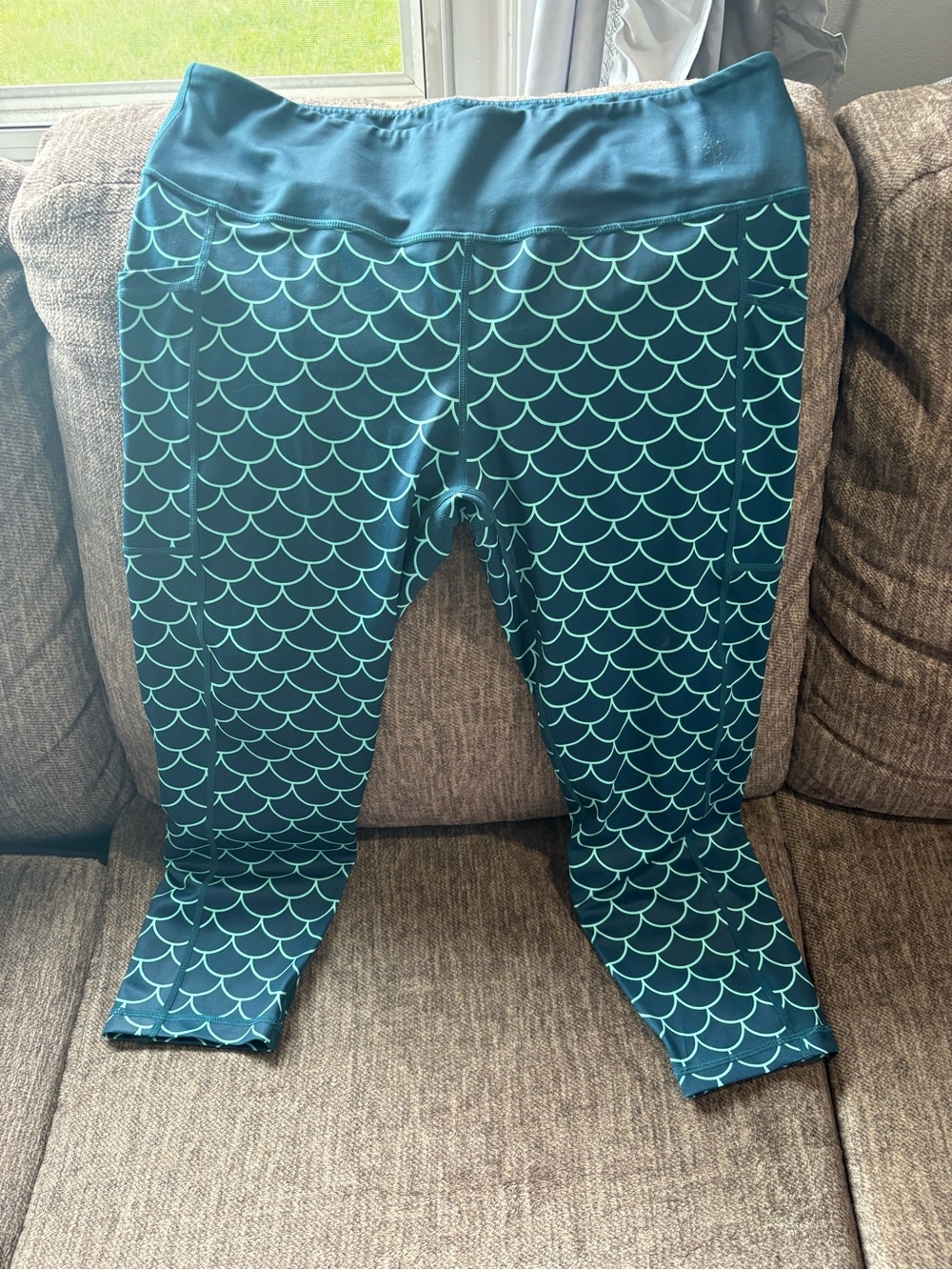 CVG Siren Mermaid Scale Capris XL Never Worn